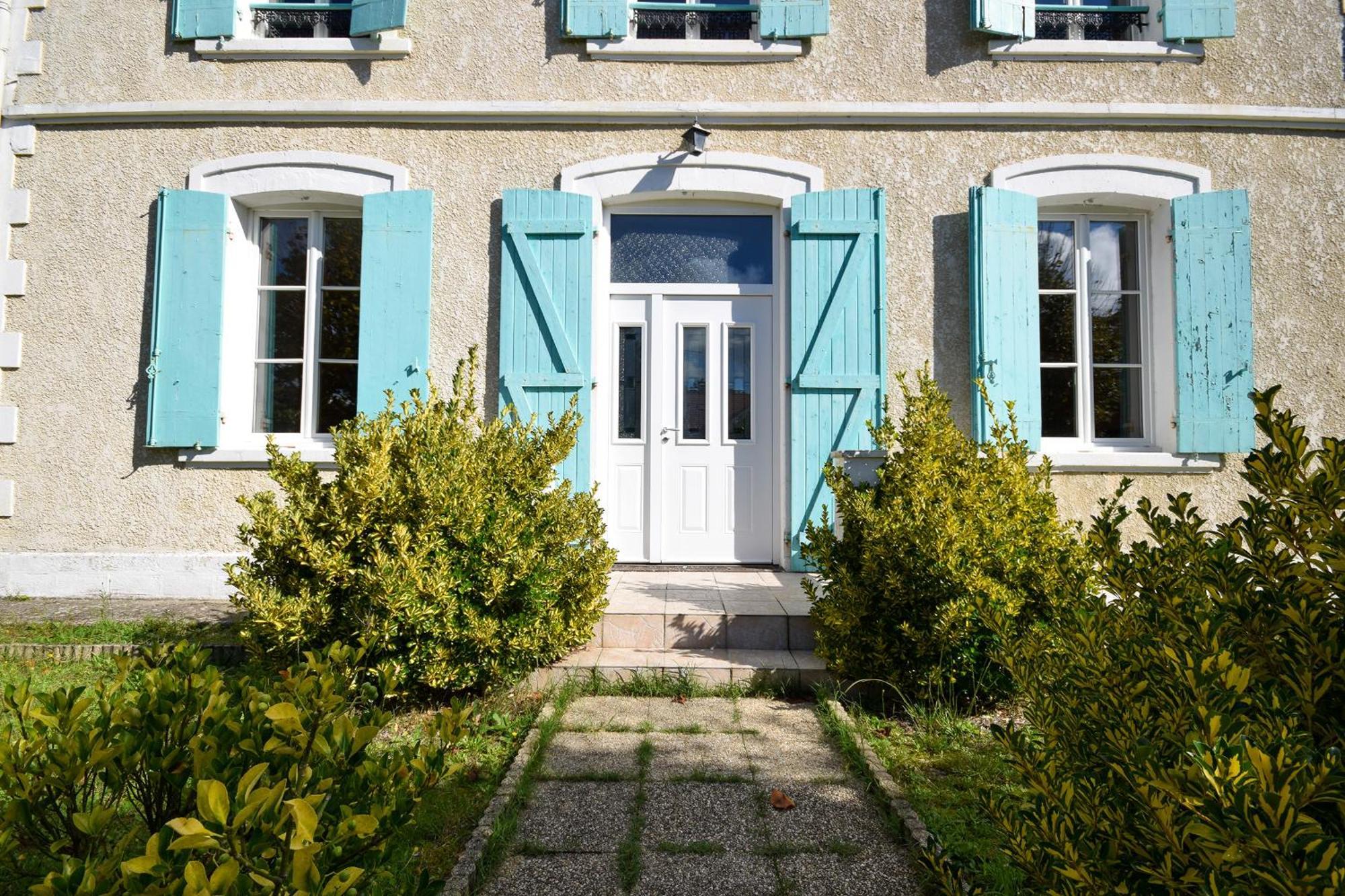 Villa Avec Piscine Et Billard Sabres Екстериор снимка